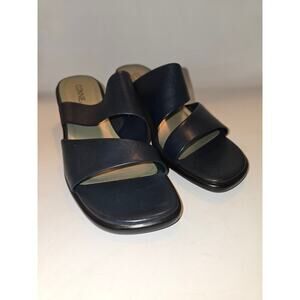 Connie Veevee‎ Navy size 8.5M NIB